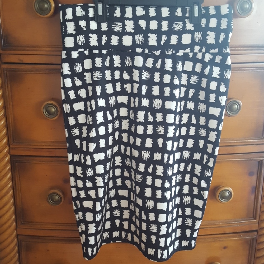 LuLa Roe skirt